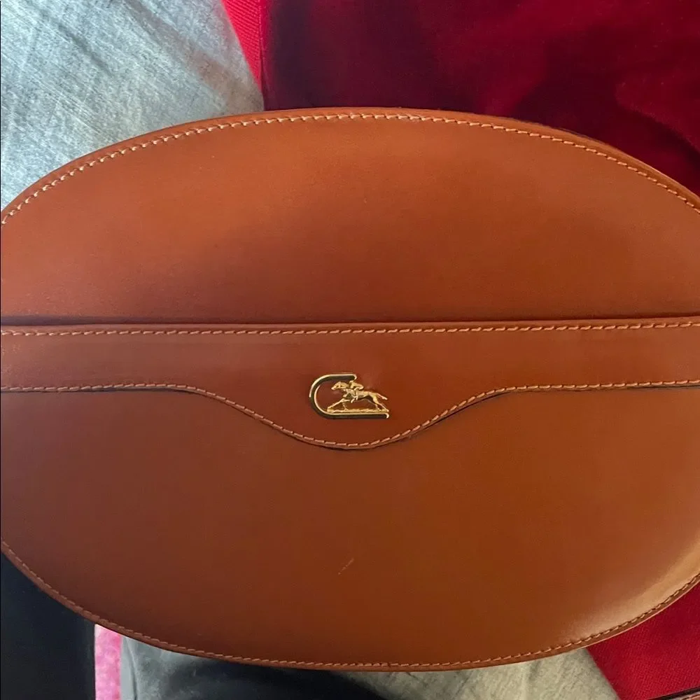 Elegant Tan Leather Crossbody Bag